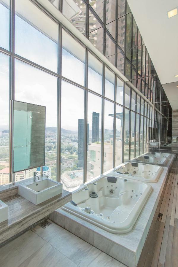 Lägenhet på 807 m² i KLCC, med 1 sovrum och 2 badrum  Kuala Lumpur Exteriör bild